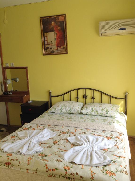 Nur Pension Selçuk Habitación foto